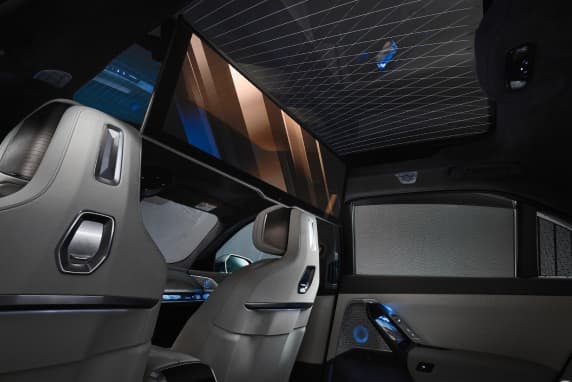 Interior view of the BMW i7