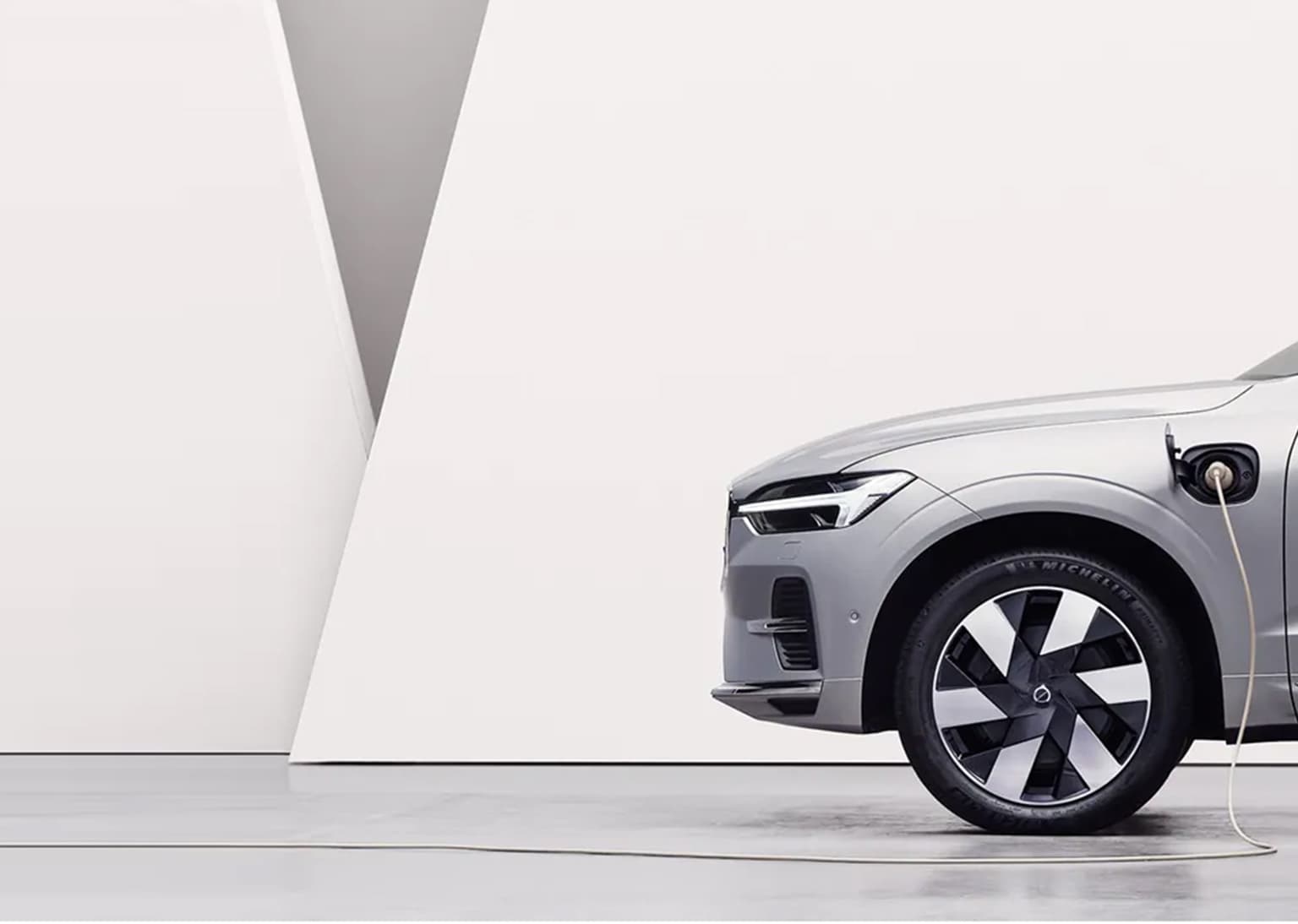 Side view of Volvo XC60