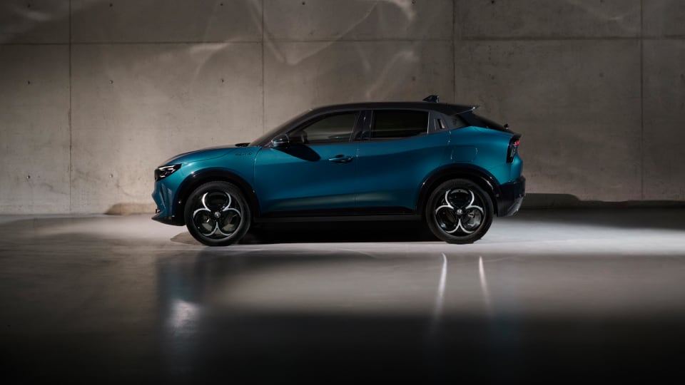 Side view of Alfa Romeo Junior