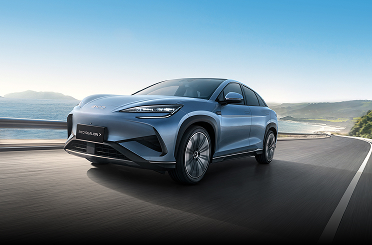 BYD Sealion 7 in light metallic blue