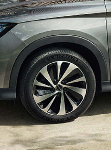 BYD Seal U diamond-cut alloys