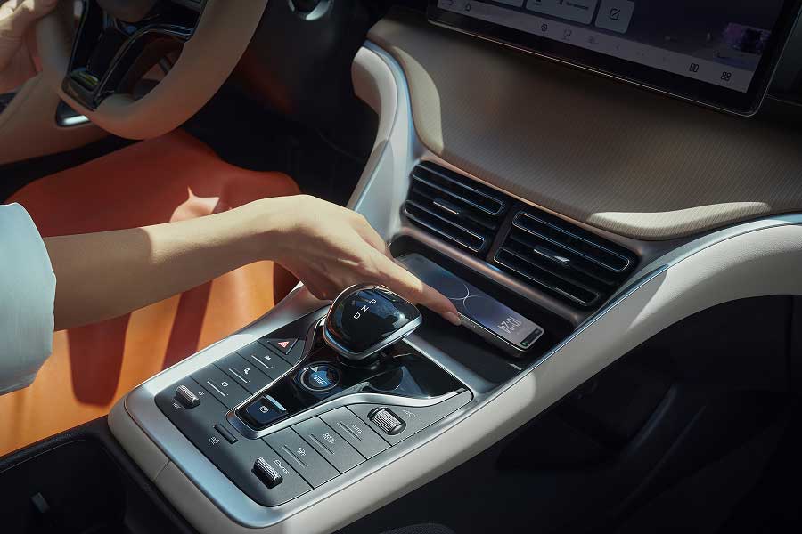 New BYD Seal 6 DM-i exterior view of wheel