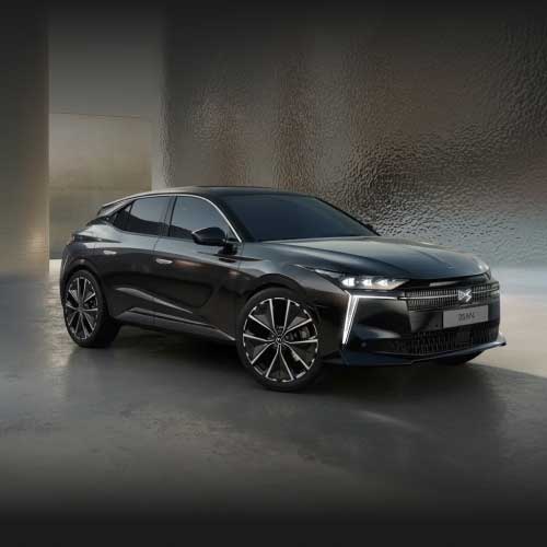 Front side view of DS No4 in black