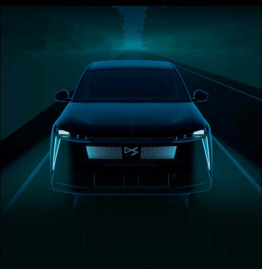 DS No7 with headlamps and LED lights illuminated in the dark