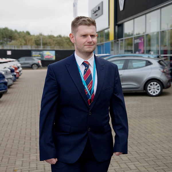 Graduate accountant in branch forecourt