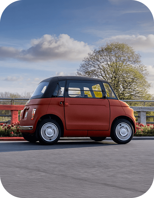 Side angled view of Fiat Topolino