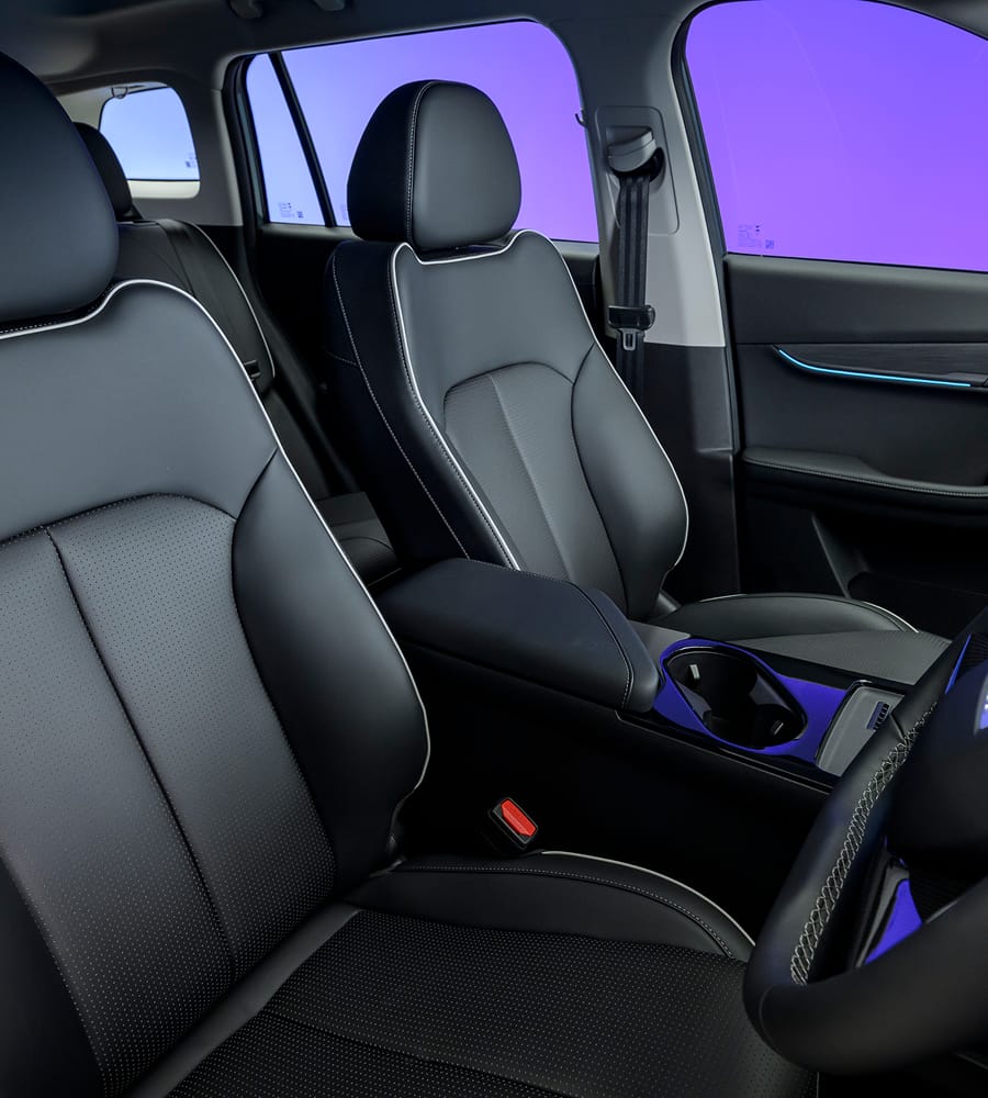 Interior of JAECOO 5 from drivers side view