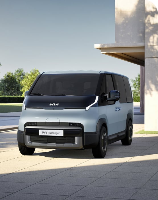 Front angled view Kia PV5