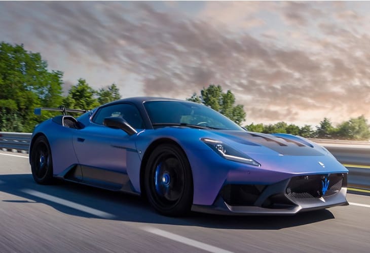 Front angled view of Maserati GT2 Stradle