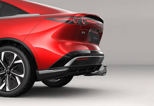 Mazda6e with two hook attached