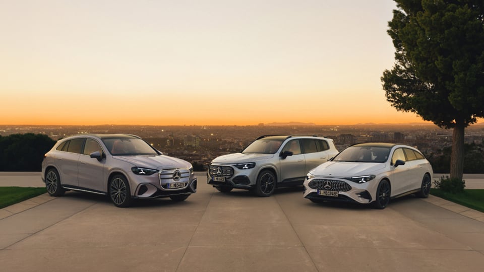Front angled view of multiple Mercedes-Benz vehicles