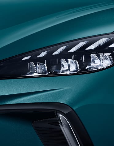 MG4 Front Headlights