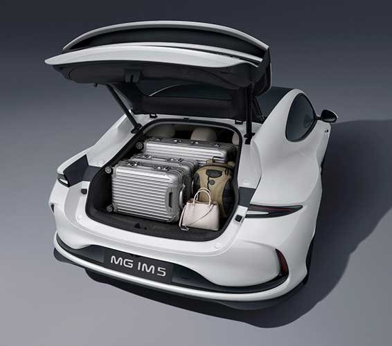 IM5 with boot open showing suitcases and bags