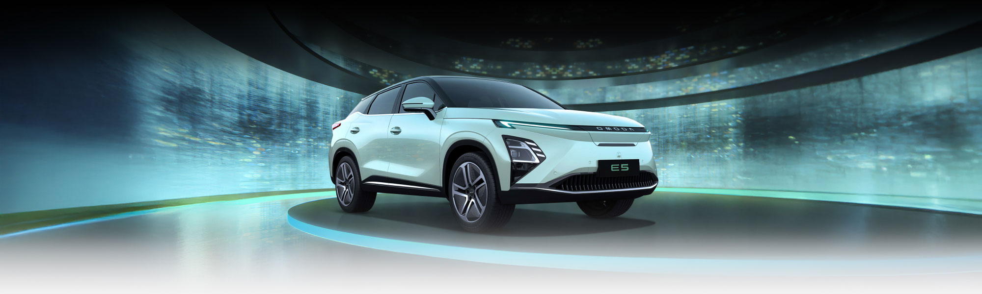 OMODA E5 against a swooshing modern background