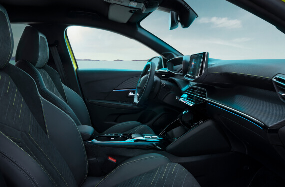 Side interior view of Peugeot 208 - Seats and dashboard