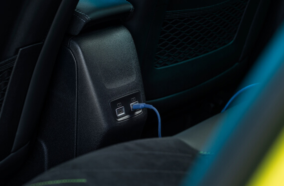 Interior view of Peugeot 208 USB charge