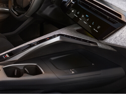 Close up view of Peugeot 5008 interior technology