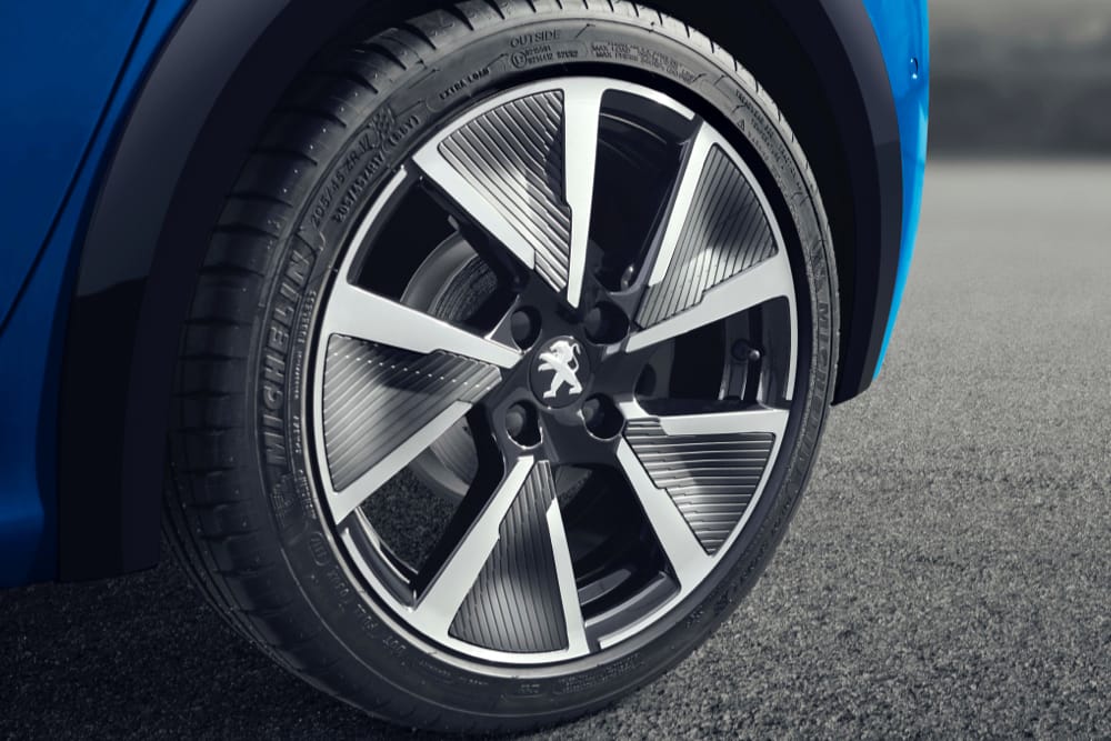 Peugeot e-208 alloy wheel