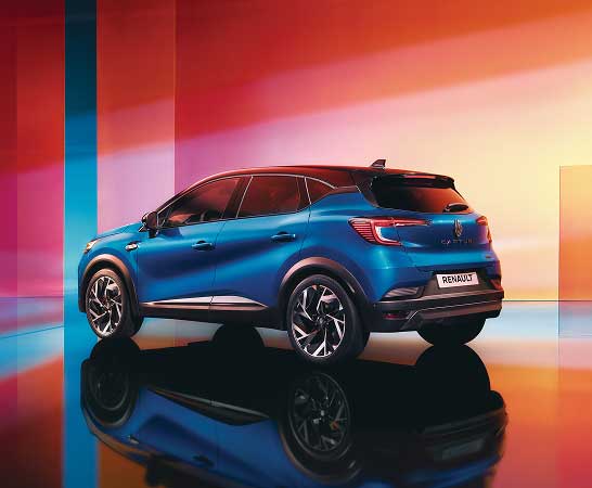 Rear side view of Renault Captur