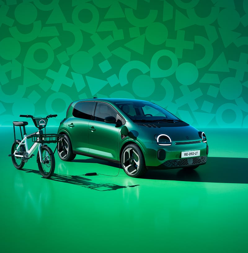 Side view of Renault Twingo with bike
