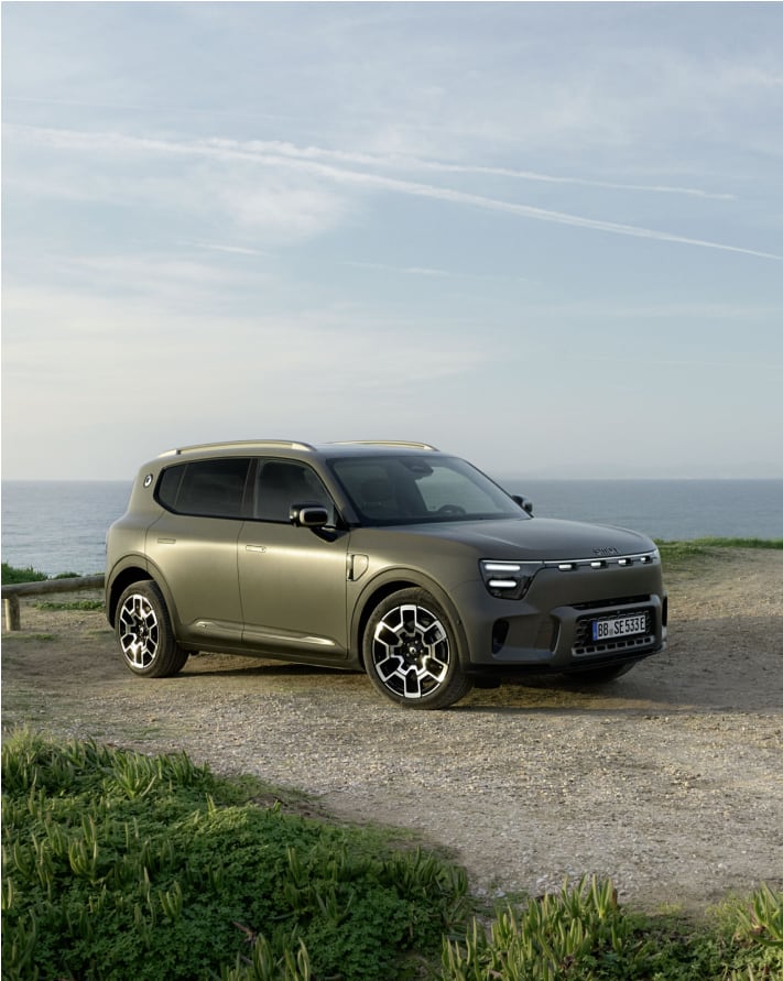 Side angled view of smart #5