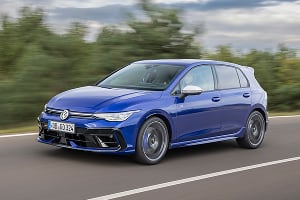 Front angled view of Volkswagen Golf