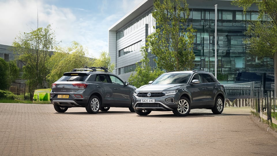 Front and rear angled view of Volkswagen T-Roc