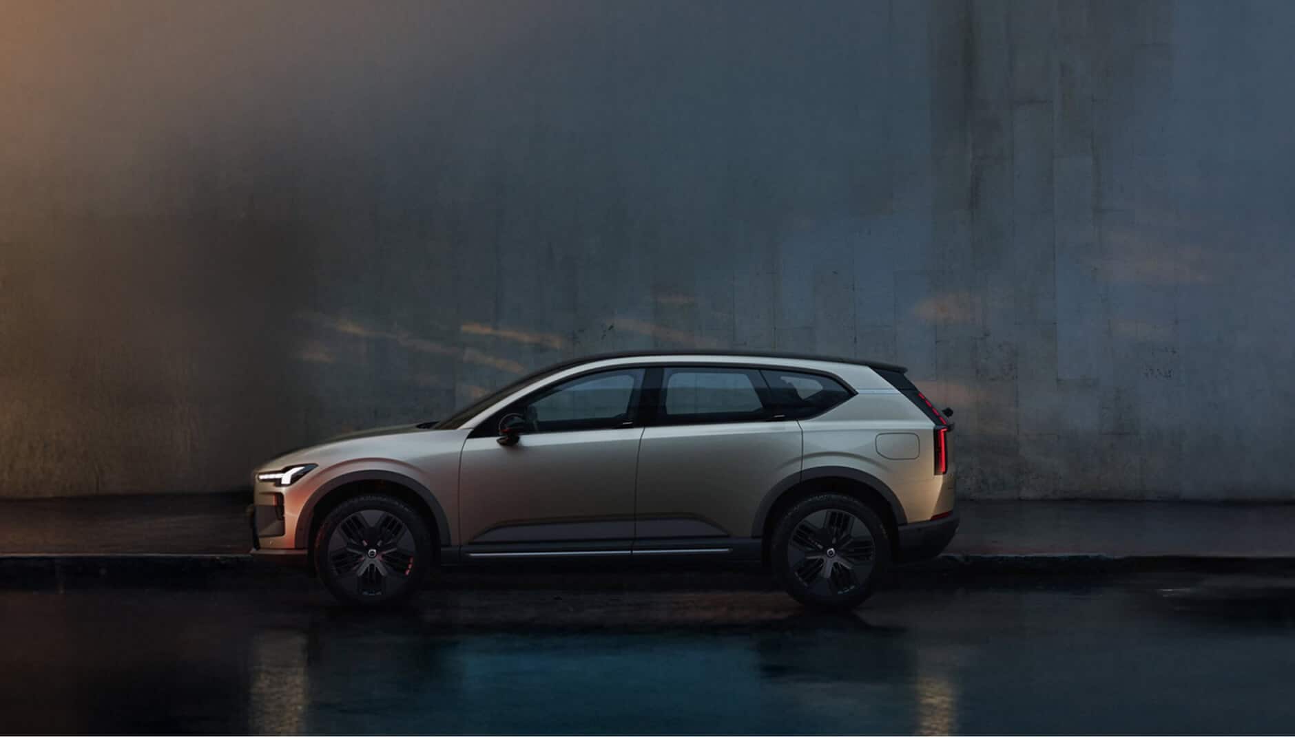 Side view of Volvo EX60 at nighttime