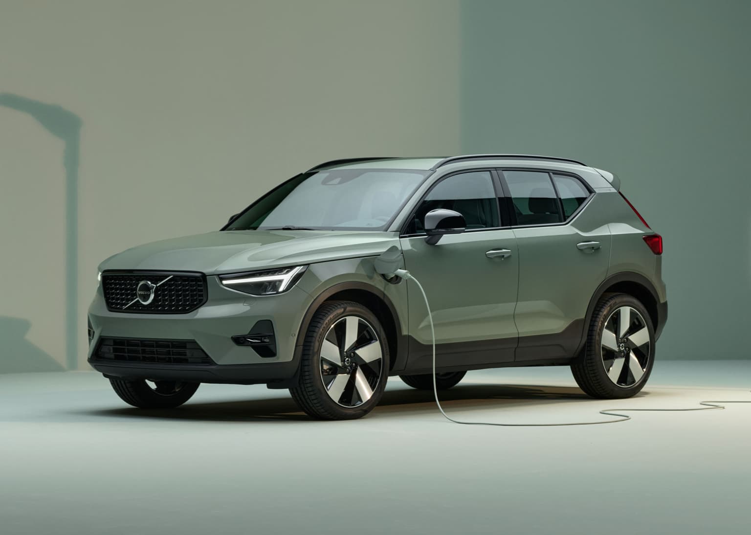 Angled view of Volvo XC40