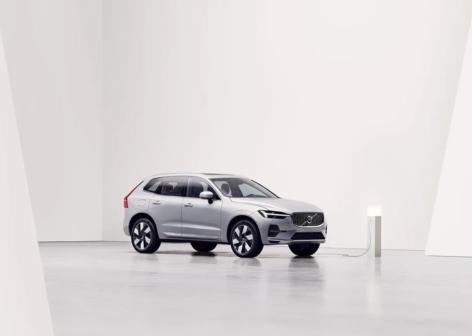 Angled view of Volvo XC60